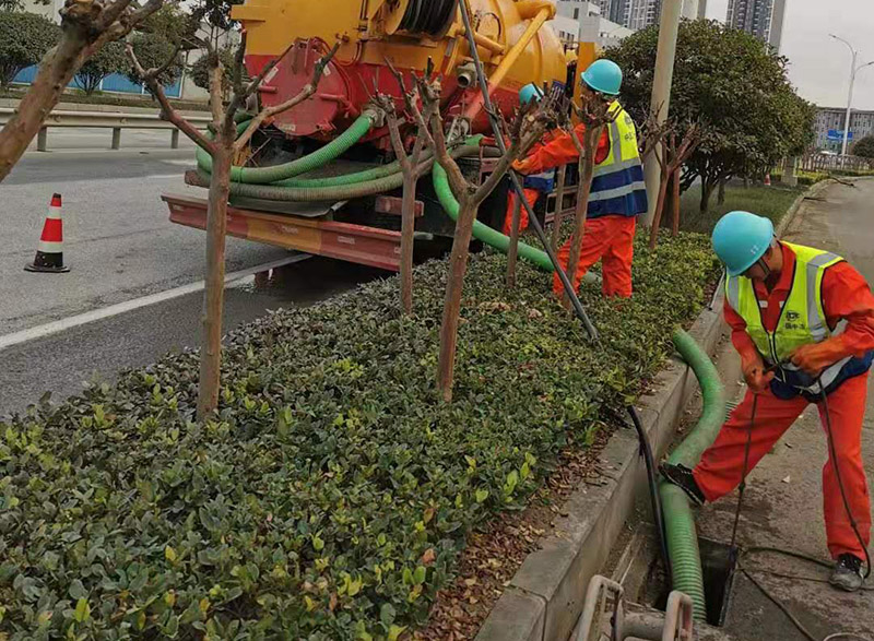 天山市政管道清淤